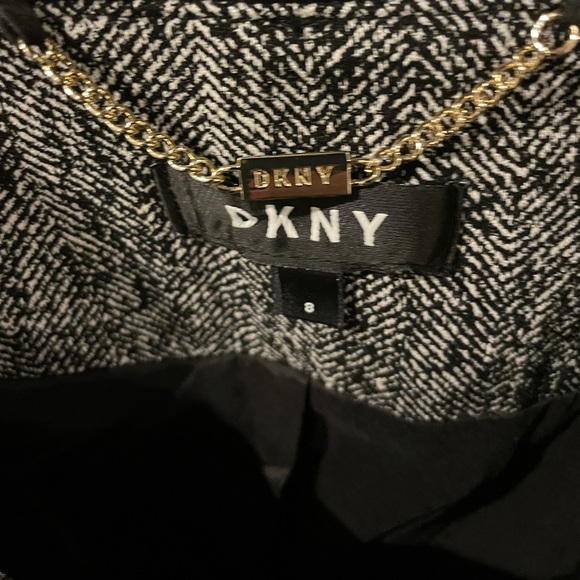 Beautiful DKNY blazer size 8 ✨ - Picture 2 of 4
